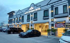 Maple Boutique Hotel